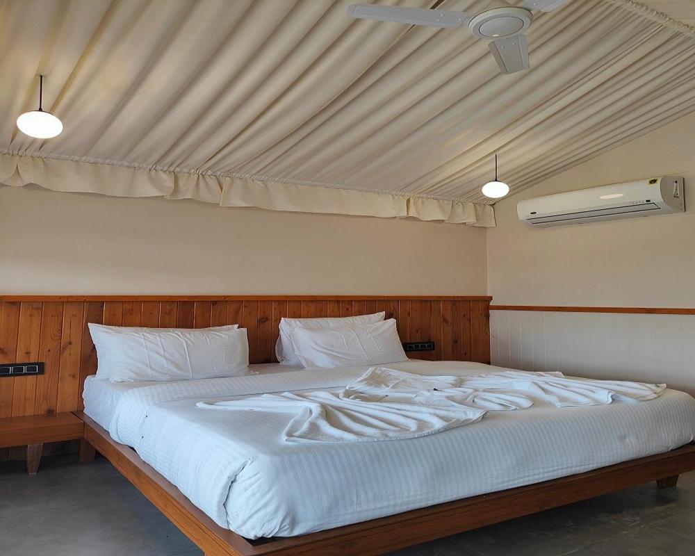 Nirvana Resort And Restaurant Garudeshwar Экстерьер фото