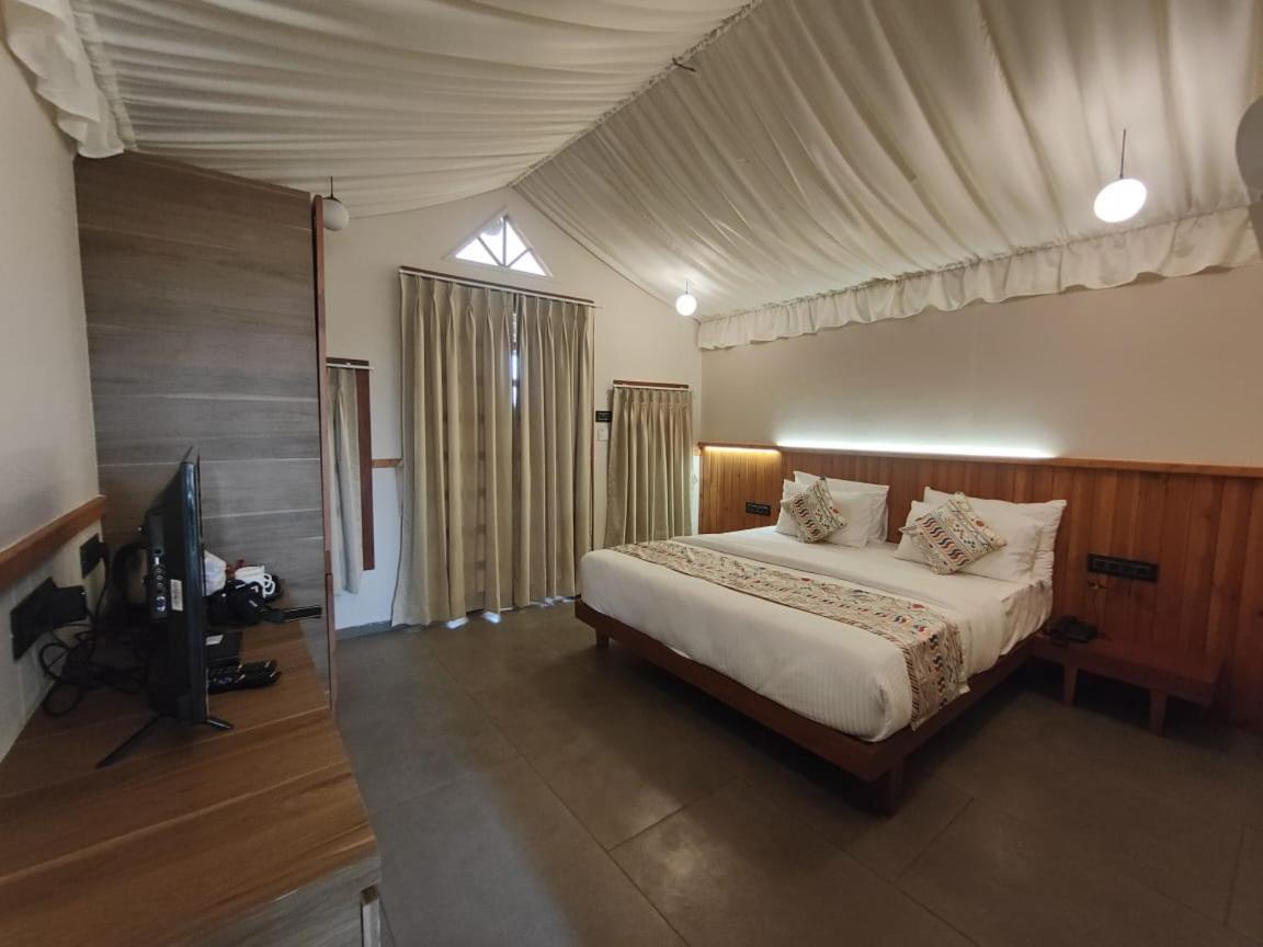 Nirvana Resort And Restaurant Garudeshwar Экстерьер фото